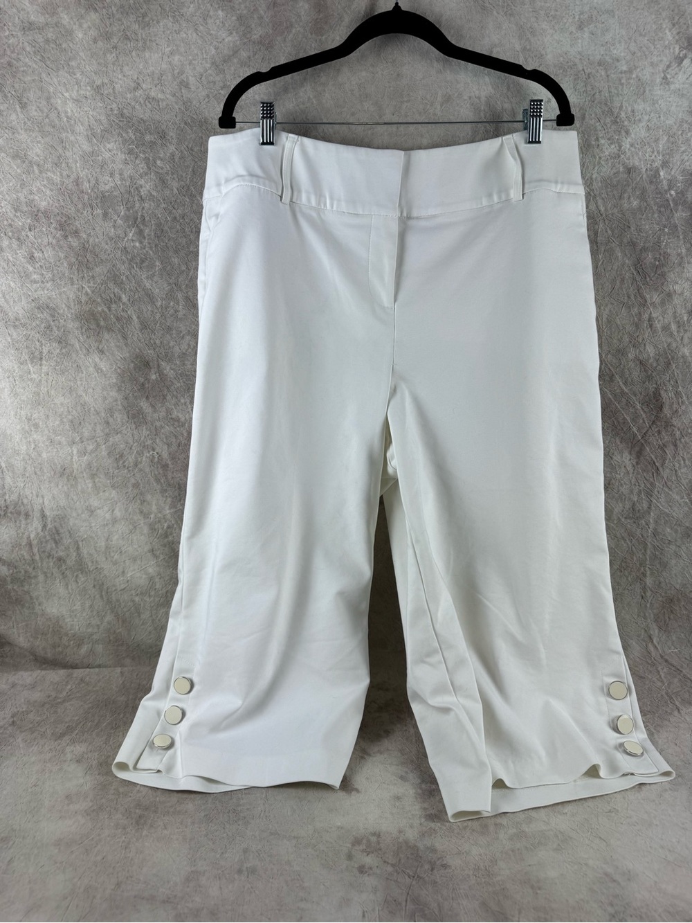 Lane Bryant White Cropped Wide-Leg Capris with Button Hem Accents